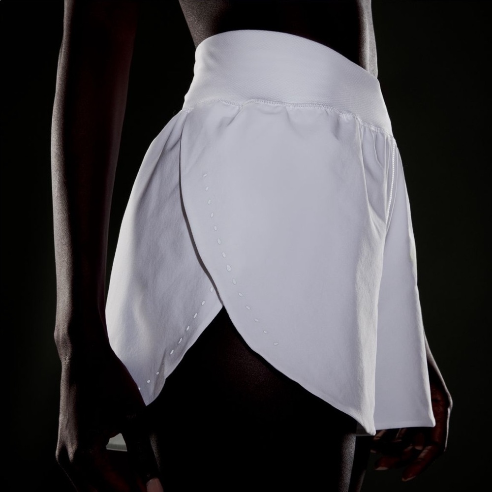 Lululemon WHITE Find Your Pace Short 3” Lined - Picture 2 of 6